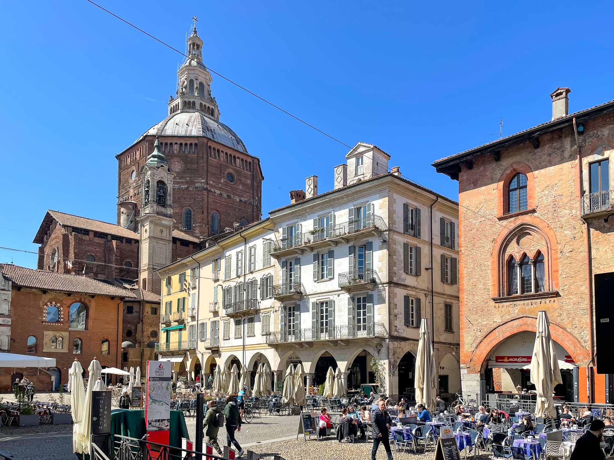 Im Zentrum der PoEbene Pavia Dahin… dahin…